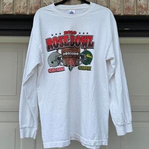 WHITE TRI-LAKE SPORTSWEAR "2010 ROSE BOWL" GRAPHIC LONG SLEEVE